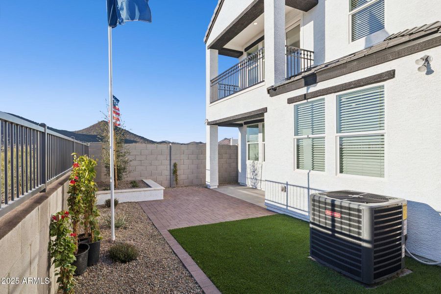 Eclipse Model - Backyard