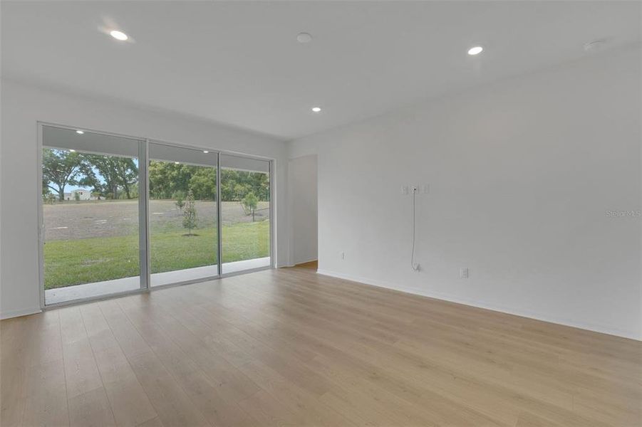 Spacious, unfurnished interior of a new home in Tuscan Hills, Dade City (Image 29).