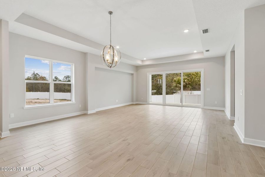 Spacious, unfurnished interior of a new home in Sandy Ridge, Yulee (Image 14).