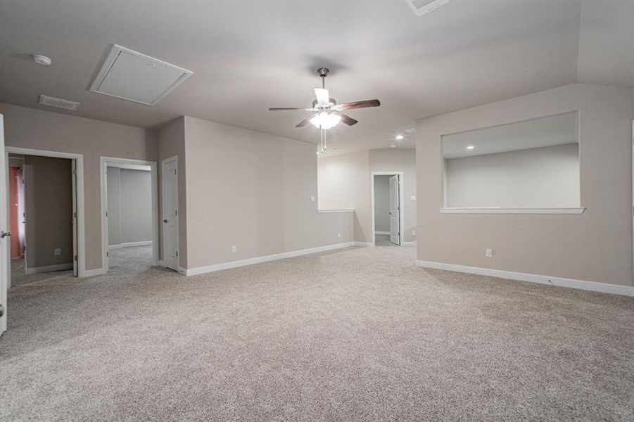 Spacious, unfurnished interior of a new home in Stonehill, Cedar Hill (Image 16).