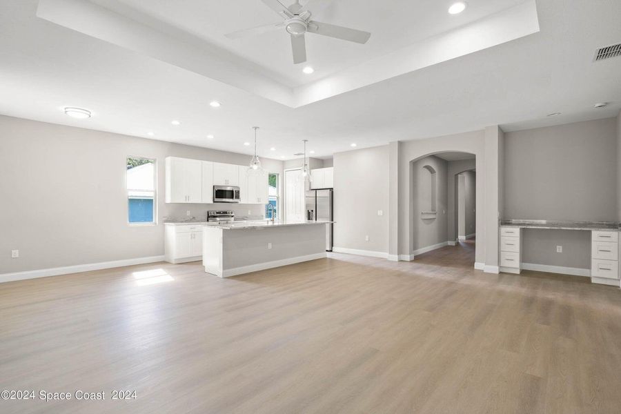 Spacious, unfurnished interior of a new home in , Palm Bay (Image 11).