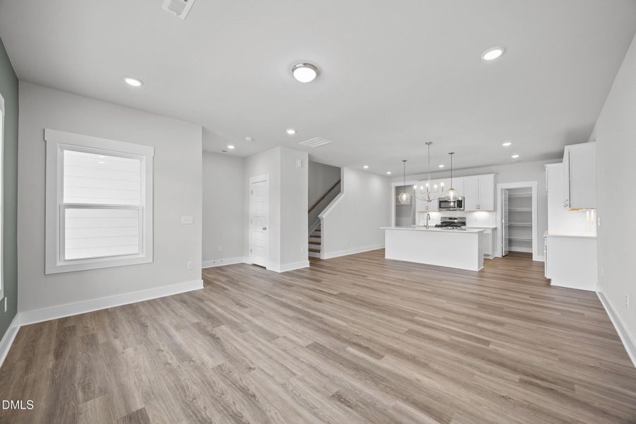 010_AP2-0313 Kitchen - Medium