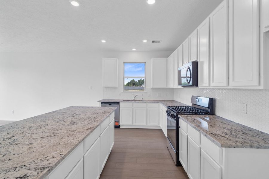 Furnished interior view inside a new home in Davina, Rosenberg (Image 5).