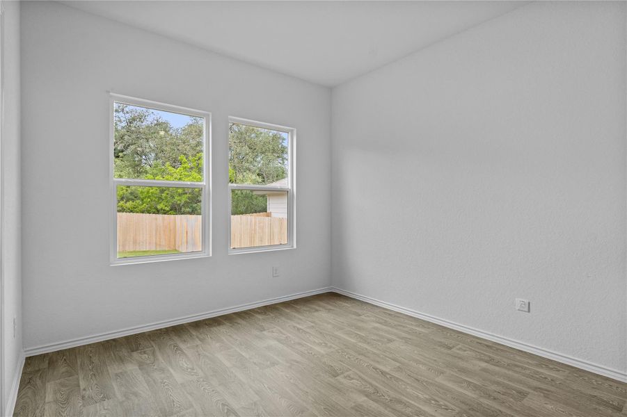 Spacious, unfurnished interior of a new home in Arroyo Ranch, Seguin (Image 33).