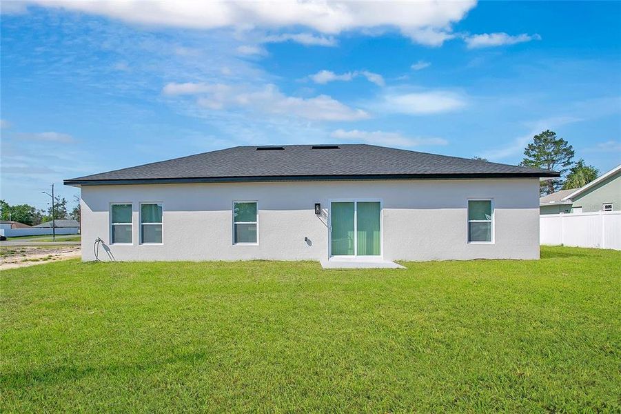 Exterior details and patio area of a home in , Ocala (Image 3).