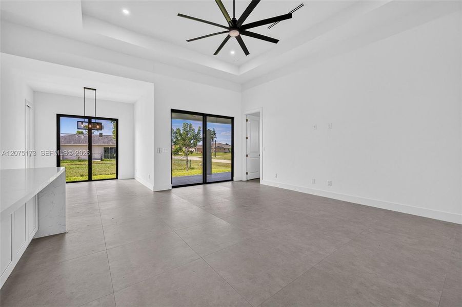 Spacious, unfurnished interior of a new home in , Cape Coral (Image 27).