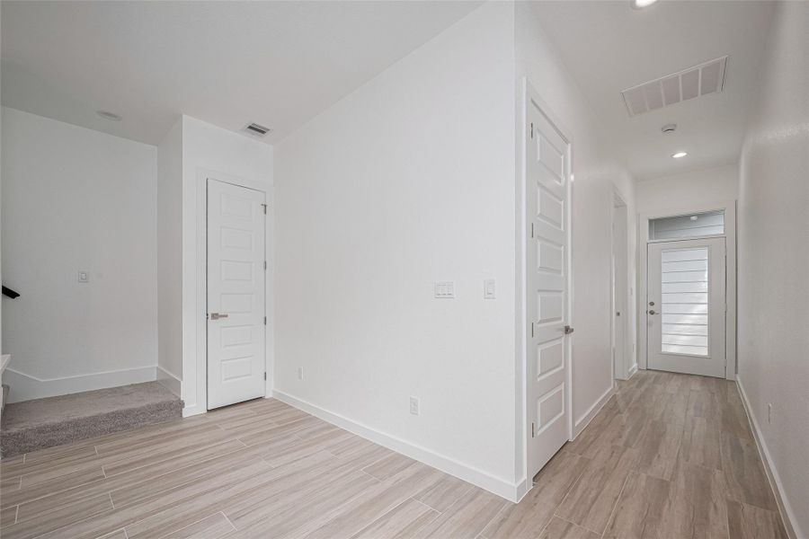 Spacious, unfurnished interior of a new home in , Houston (Image 31).