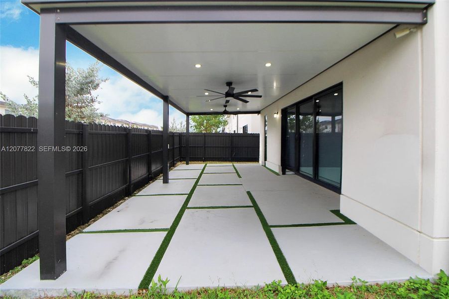 Exterior details and patio area of a home in , Florida City (Image 3).