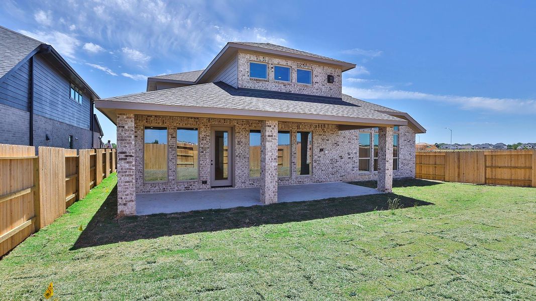 Exterior details and patio area of a home in Everly, Tomball (Image 3).