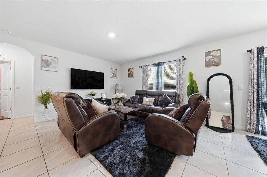Furnished interior view inside a new home in Lake Diamond, Ocala (Image 9).