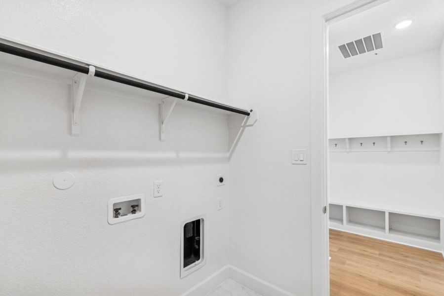 Spacious, unfurnished interior of a new home in Kresston, Magnolia (Image 29). Spacious, unfurnished interior of a new home in Kresston, Magnolia (Image 29).