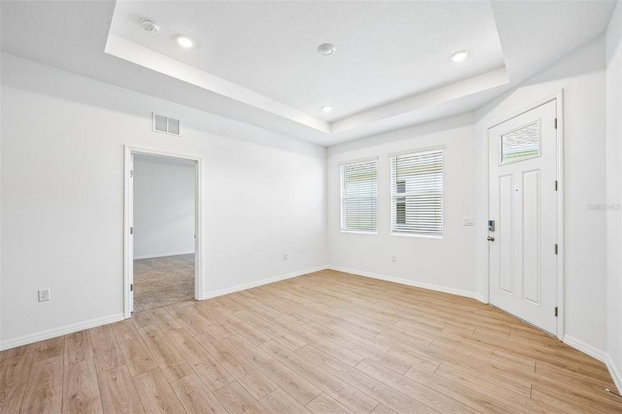 Spacious, unfurnished interior of a new home in , Lakeland (Image 43).