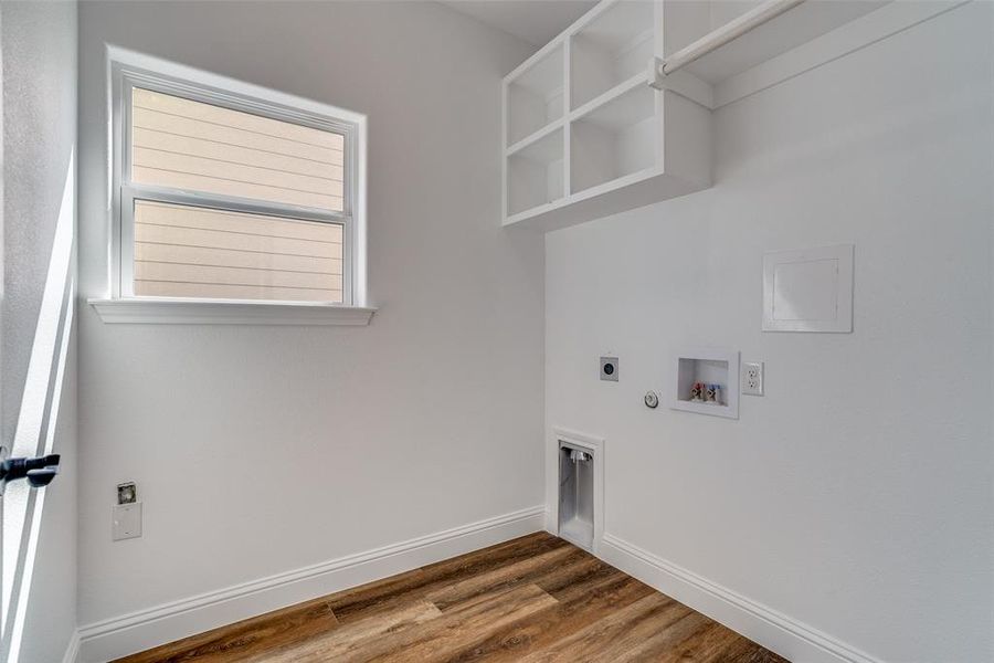 Spacious, unfurnished interior of a new home in , Granbury (Image 23).