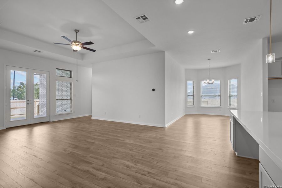 Spacious, unfurnished interior of a new home in Stillwater Ranch, San Antonio (Image 17).