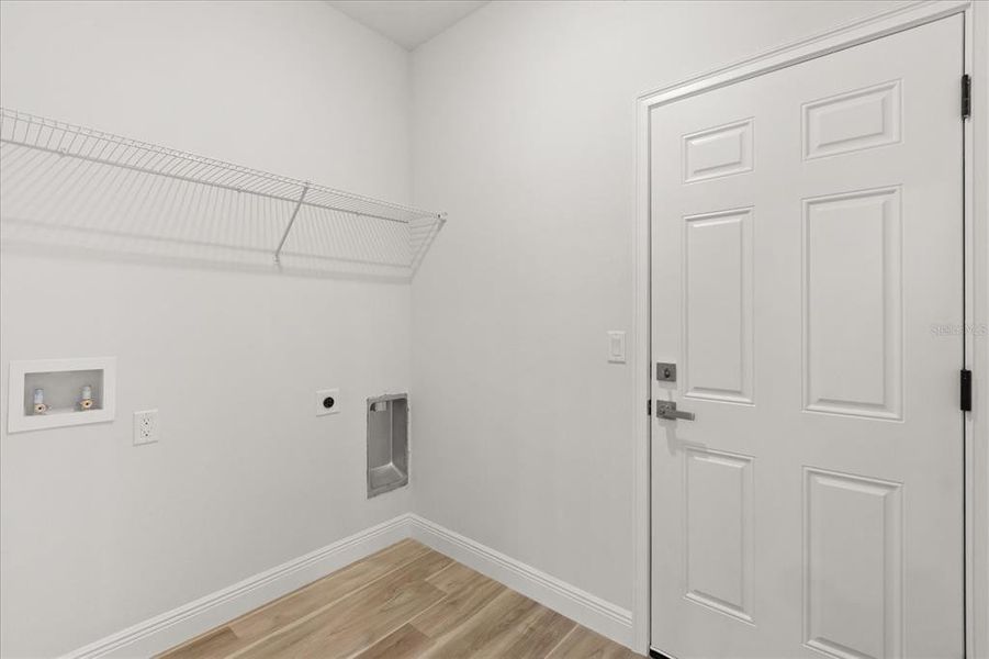 Spacious, unfurnished interior of a new home in , Ocala (Image 20).