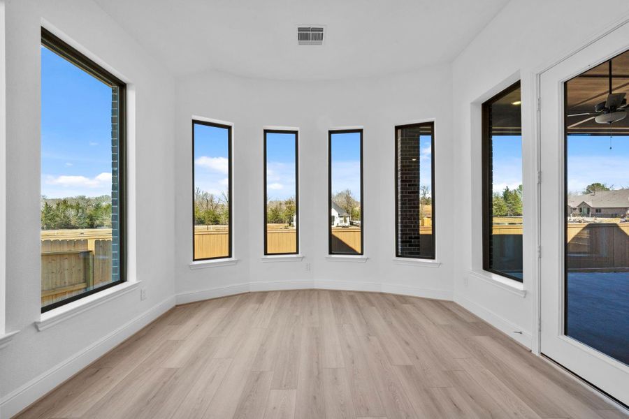 Spacious, unfurnished interior of a new home in Chambers Creek, Willis (Image 25).