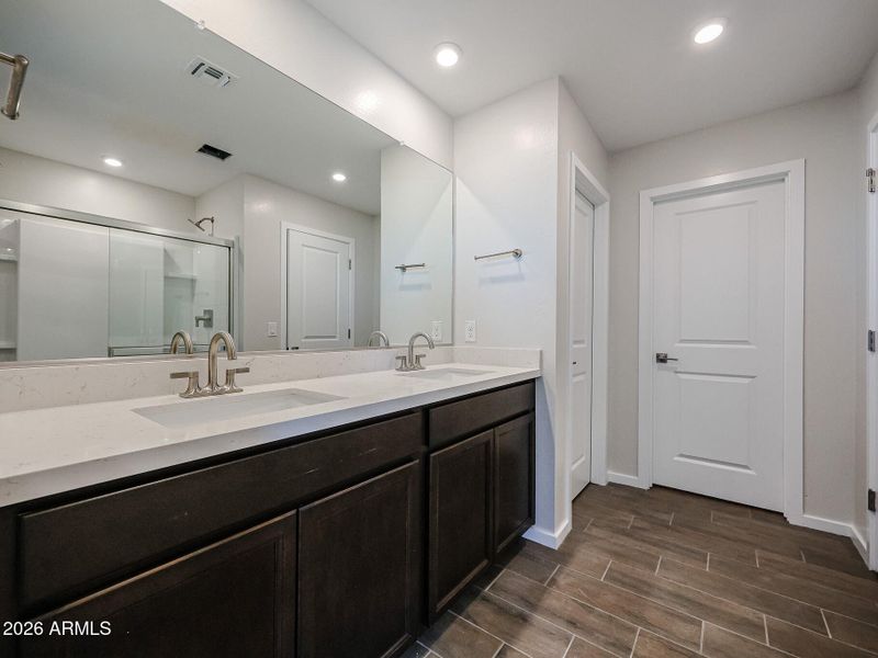 29_Oak-Manzanita-at-Teravalis_Buckeye_Ho 29_Oak-Manzanita-at-Teravalis_Buckeye_Ho