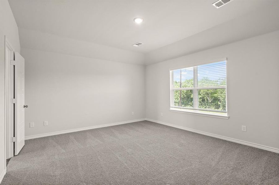 Spacious, unfurnished interior of a new home in Christian Meadows, Ennis (Image 31).