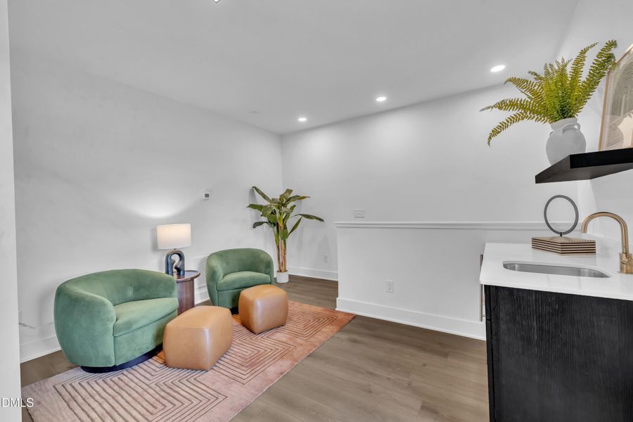 24-512 Gordon St 402-29