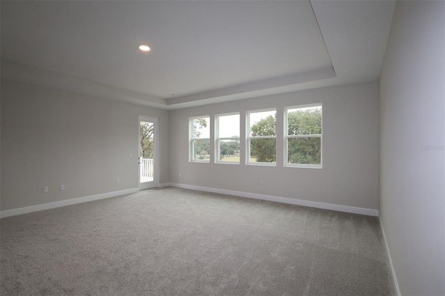 Spacious, unfurnished interior of a new home in Willow Run, Apopka (Image 13).
