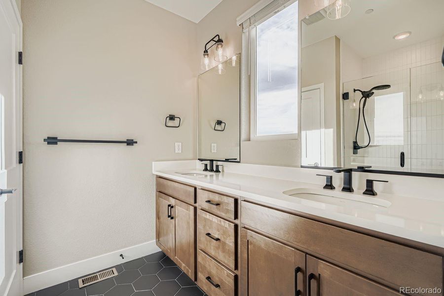 Furnished interior view inside a new home in , Lakewood (Image 10).