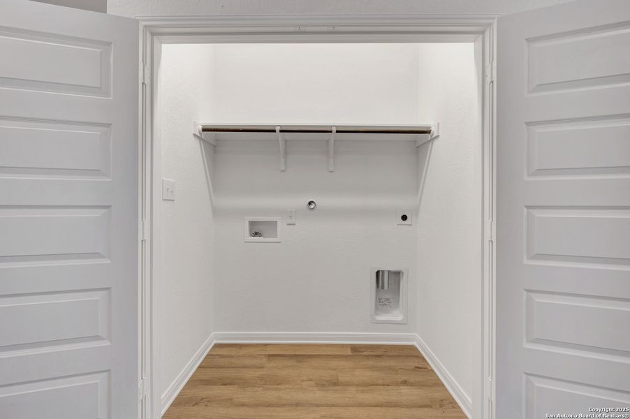 Spacious, unfurnished interior of a new home in Paloma Park, Converse (Image 37).