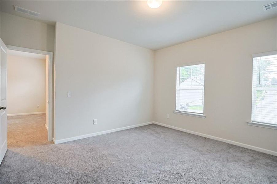 Spacious, unfurnished interior of a new home in , Auburn (Image 42).