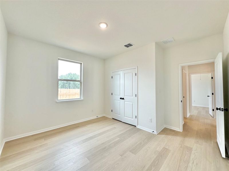 Spacious, unfurnished interior of a new home in Sage Hollow, Kyle (Image 14).