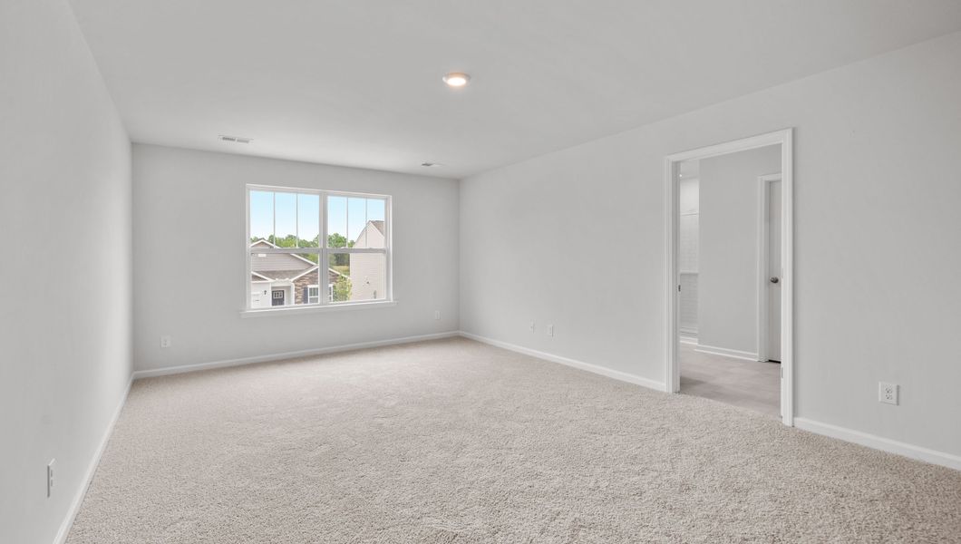Spacious, unfurnished interior of a new home in Hunters Ridge, Woodruff (Image 26).