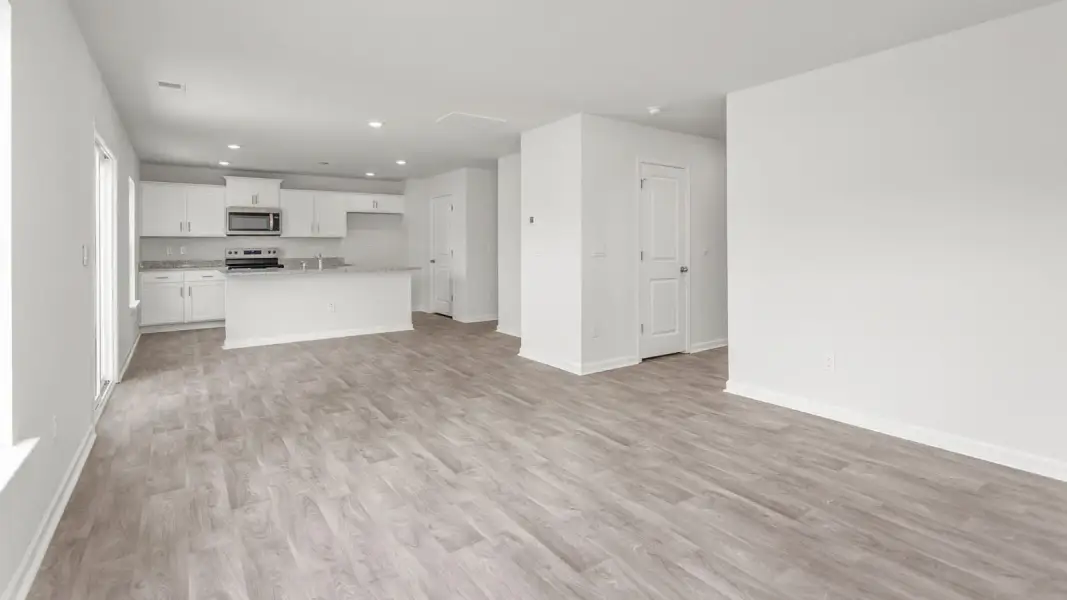 Spacious, unfurnished interior of a new home in Aspen Place, Thomasville (Image 15).