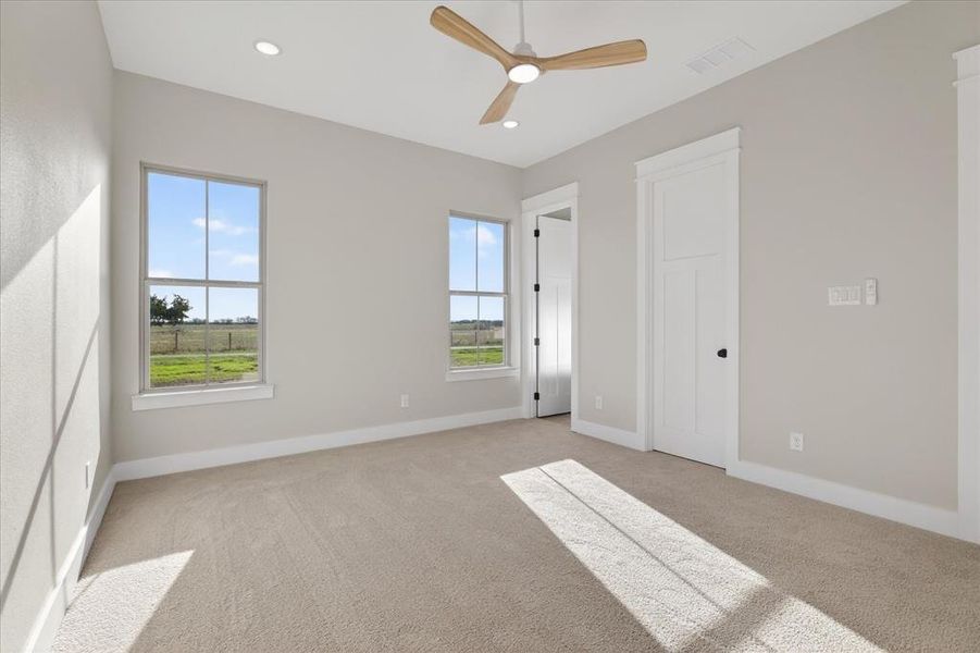 Spacious, unfurnished interior of a new home in , Celeste (Image 21).