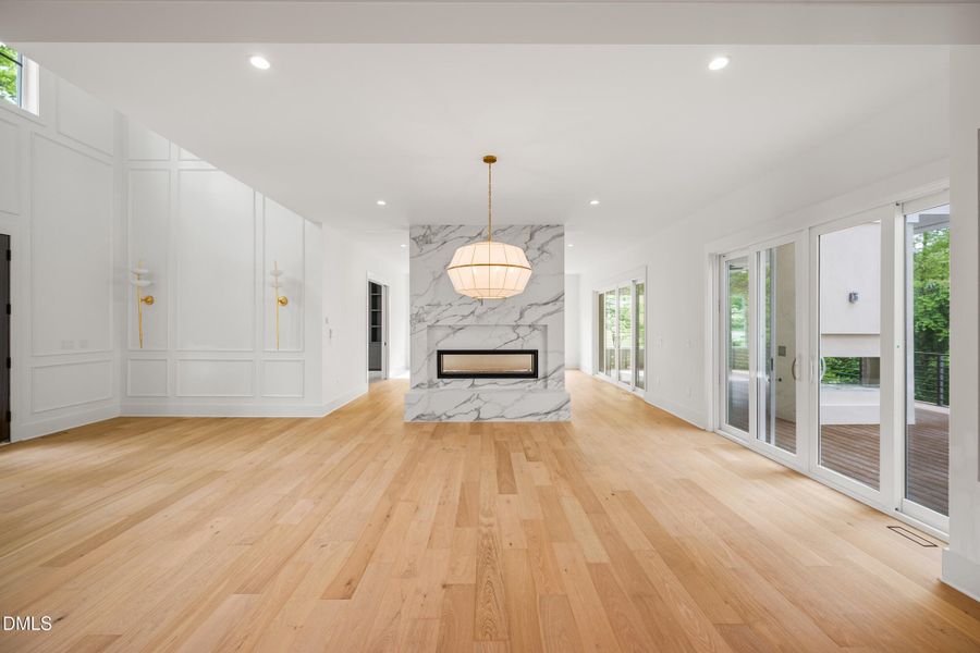 8 -2817 claremont rd, interior