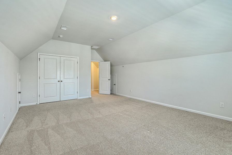 Spacious, unfurnished interior of a new home in The Ponds, Summerville (Image 39). Spacious, unfurnished interior of a new home in The Ponds, Summerville (Image 39).