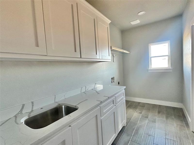 Furnished interior view inside a new home in , Weatherford (Image 6).