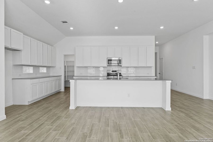 Furnished interior view inside a new home in Gatehouse: Brookstone II Collection, New Braunfels (Image 6).