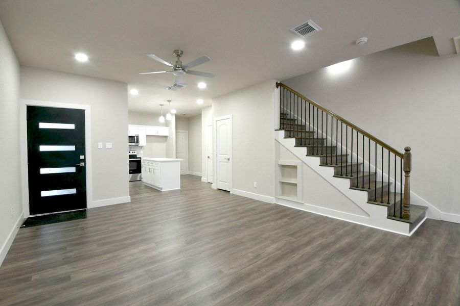 Spacious, unfurnished interior of a new home in , Houston (Image 24).
