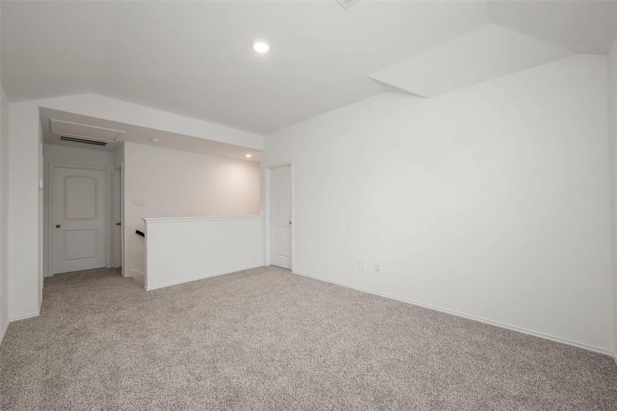 Spacious, unfurnished interior of a new home in Breckenridge Forest, Spring (Image 44).