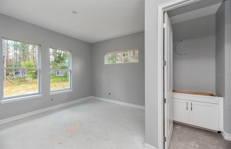 Guest bedroom with ensuite