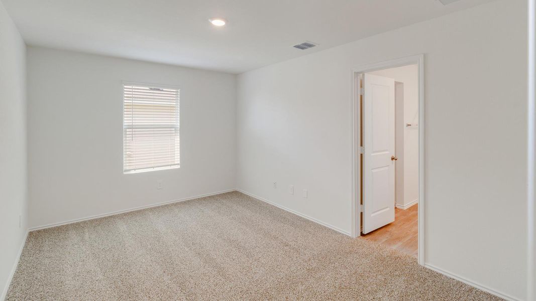 Spacious, unfurnished interior of a new home in Wayside, Uhland (Image 14).