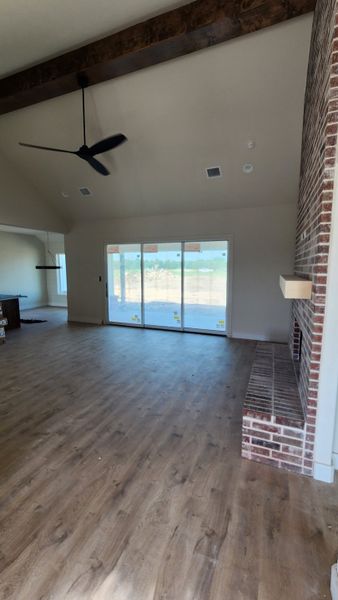 Spacious, unfurnished interior of a new home in Paloma Ranches, Justin (Image 7). Spacious, unfurnished interior of a new home in Paloma Ranches, Justin (Image 7).