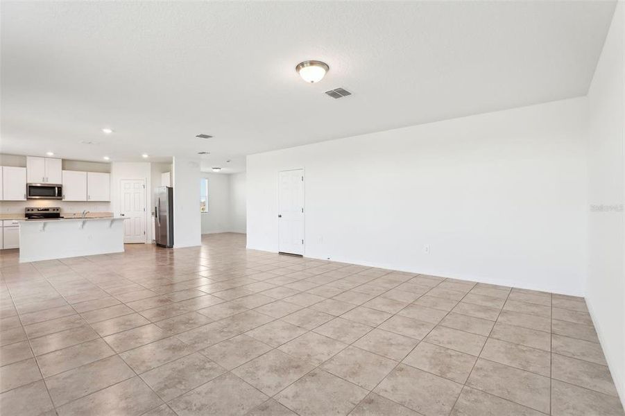 Spacious, unfurnished interior of a new home in Lake Deer Estates - Signature Series, Poinciana (Image 22). Spacious, unfurnished interior of a new home in Lake Deer Estates - Signature Series, Poinciana (Image 22).