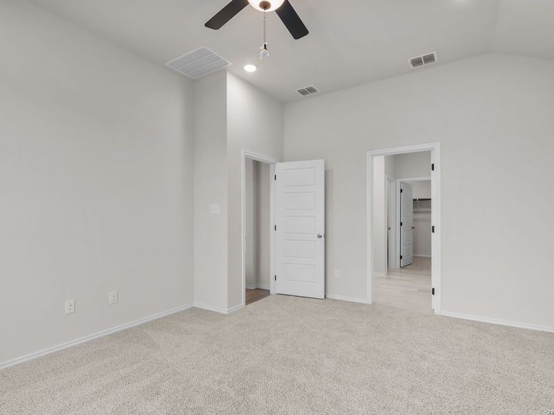 Spacious, unfurnished interior of a new home in Royal Crest, San Antonio (Image 29). Spacious, unfurnished interior of a new home in Royal Crest, San Antonio (Image 29).