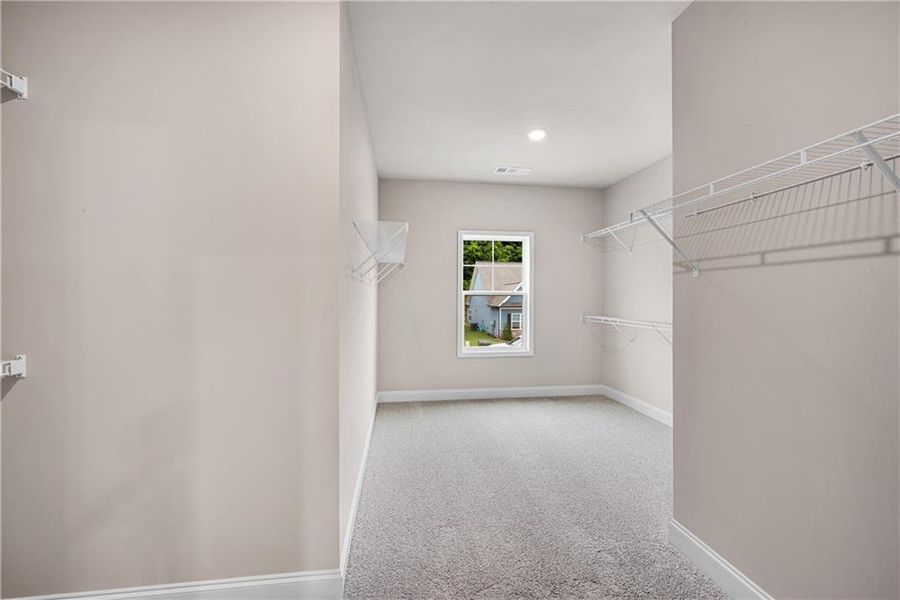 Spacious, unfurnished interior of a new home in Hidden Fields, Hoschton (Image 33).