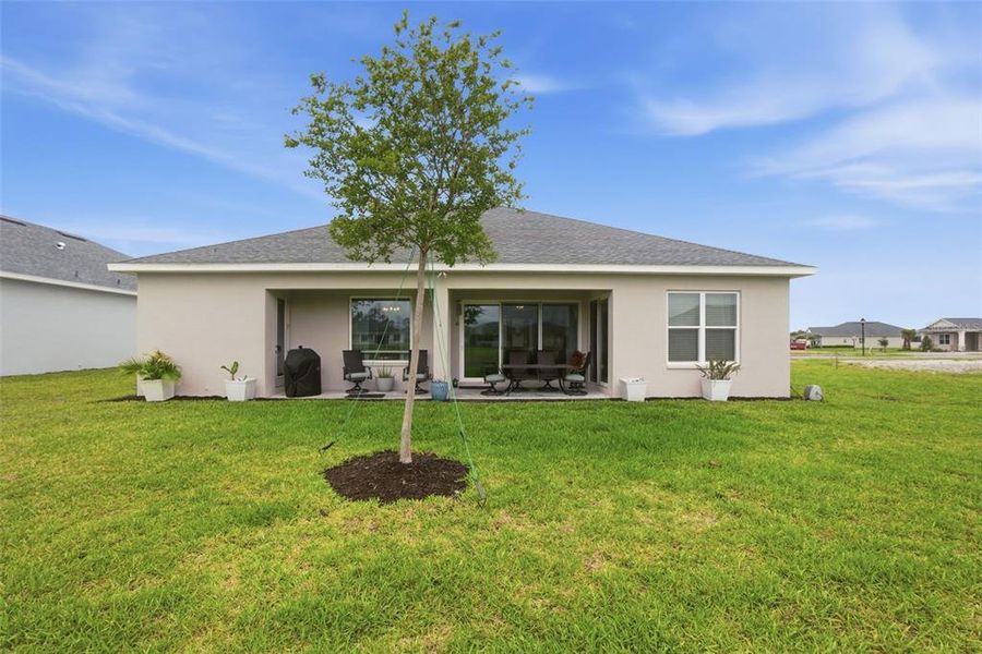 Exterior details and patio area of a home in , Deland (Image 25).