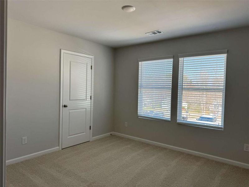 Spacious, unfurnished interior of a new home in Deer Creek, Temple (Image 19).