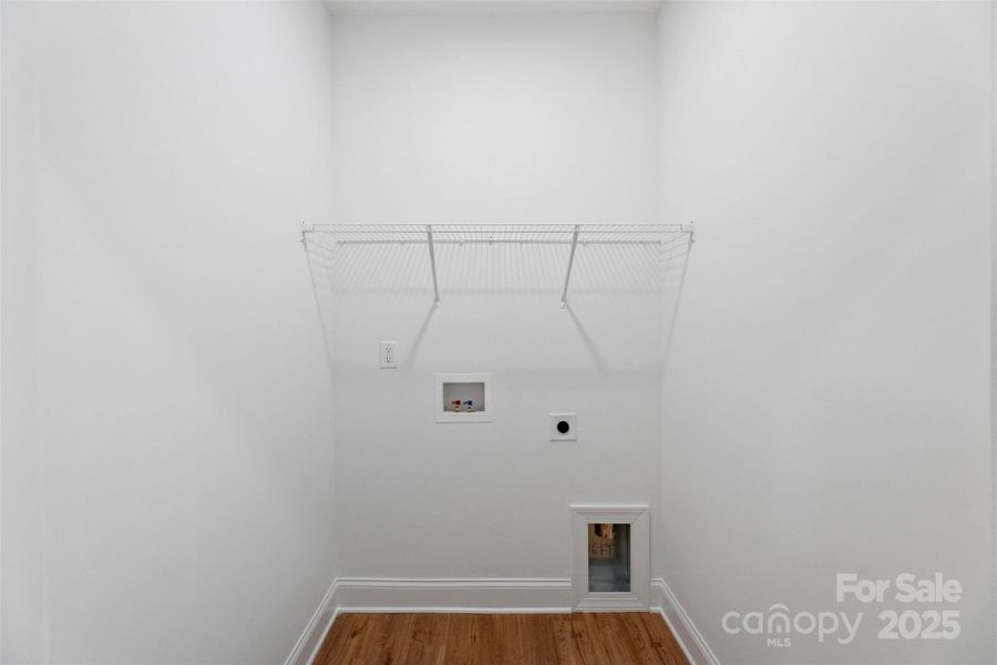 Spacious, unfurnished interior of a new home in , Monroe (Image 27).