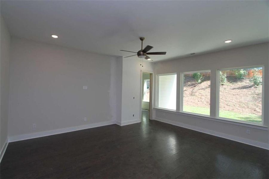 Spacious, unfurnished interior of a new home in Settingdown Farms, Cumming (Image 29).