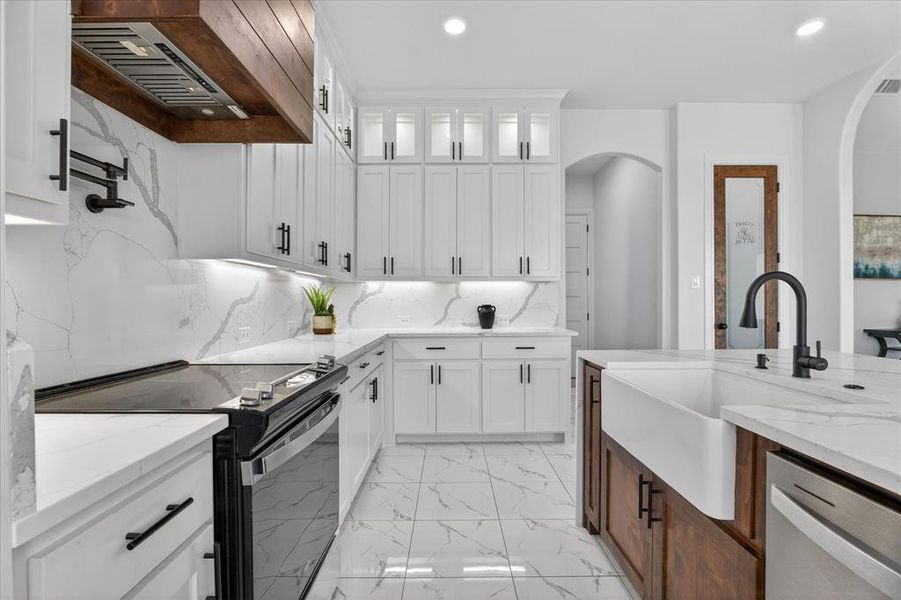 Furnished interior view inside a new home in , Celeste (Image 10).