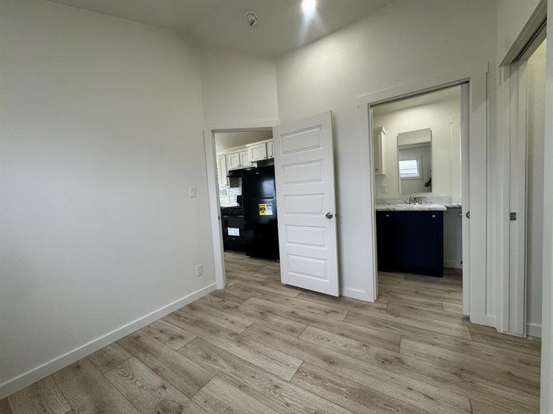 Spacious, unfurnished interior of a new home in , Eastland (Image 12).