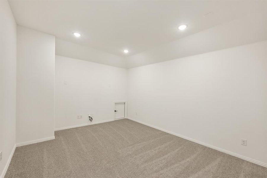 Spacious, unfurnished interior of a new home in Willow Wood Classic 50, McKinney (Image 35).